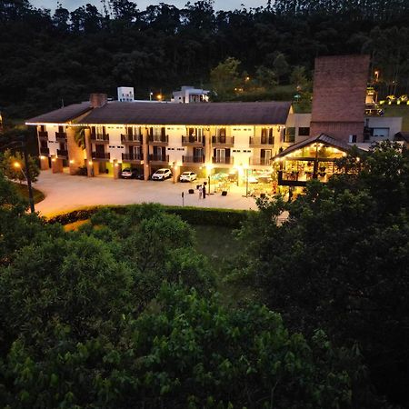 Bormon Hotel Нова Венеза Екстериор снимка
