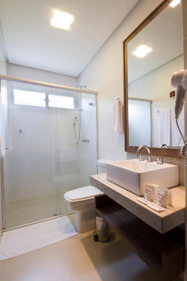Bormon Hotel Нова Венеза Екстериор снимка