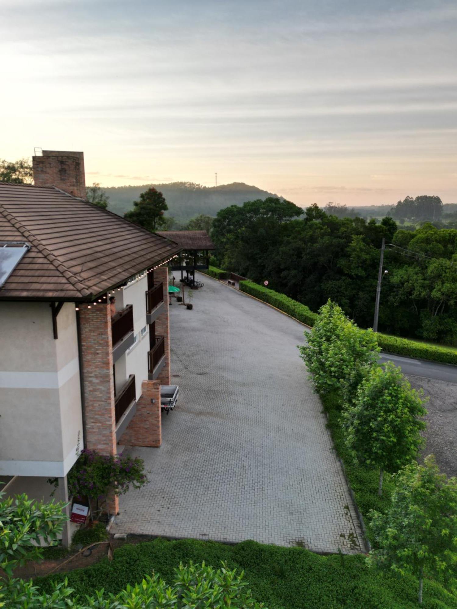 Bormon Hotel Нова Венеза Екстериор снимка