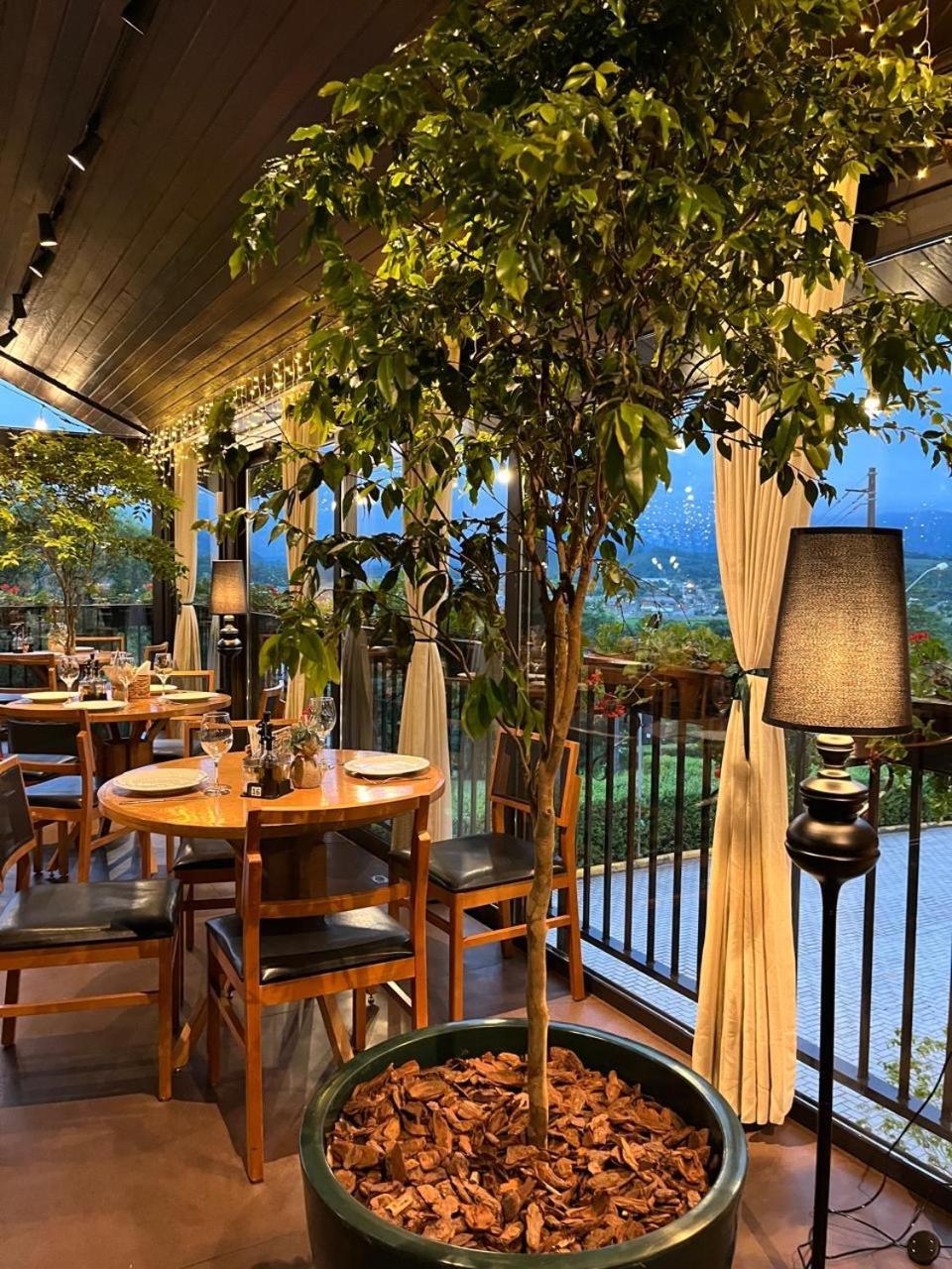 Bormon Hotel Нова Венеза Екстериор снимка